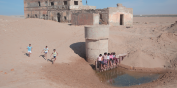 De nos jours, quelque part au bord de la Méditerranée…