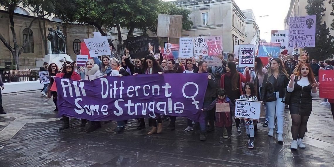 Petite île, fortes convictions : La lutte d’une minorité de groupes pour les droits reproductifs à Malte