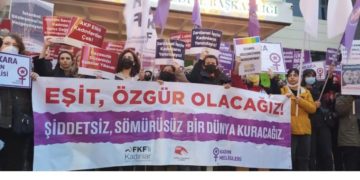 Des femmes en procès pour avoir scandé des slogans anti-Erdogan lors de la marche de la Journée de la femme.