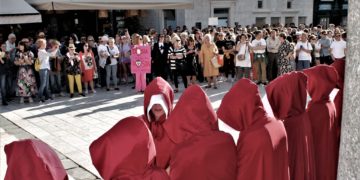 Abortion in Croatia only works in theory. The case of Mirela Čavajda proves it.