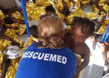 De héros à criminels : les ONG et les bénévoles parlent de sauvetages en mer