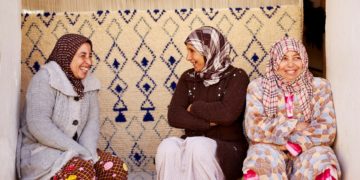 Morocco: Across the mountains, women weavers at work