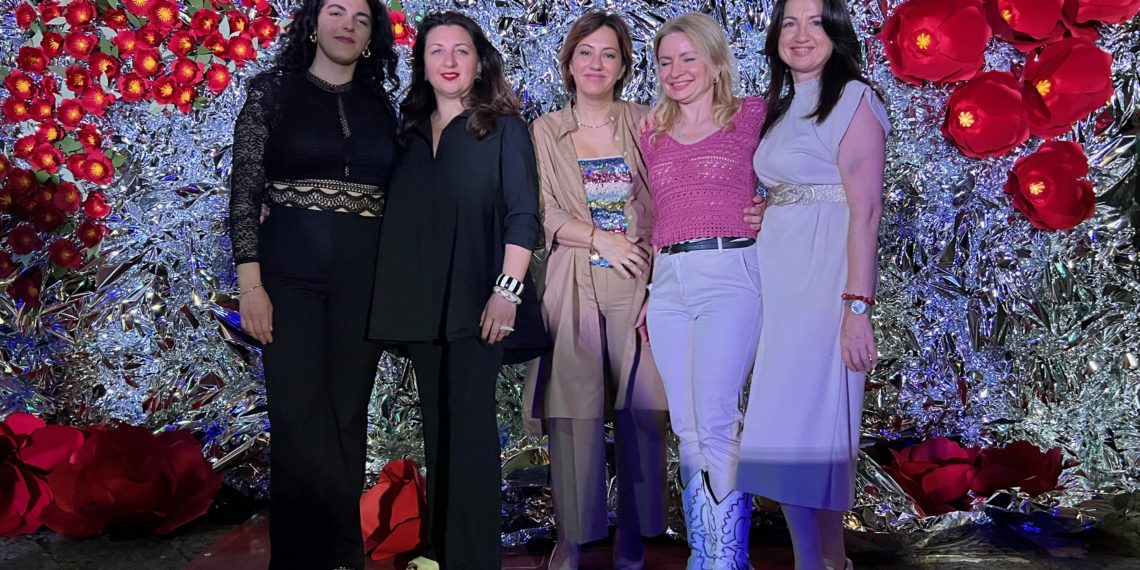 Dire NON à la violence est une entreprise