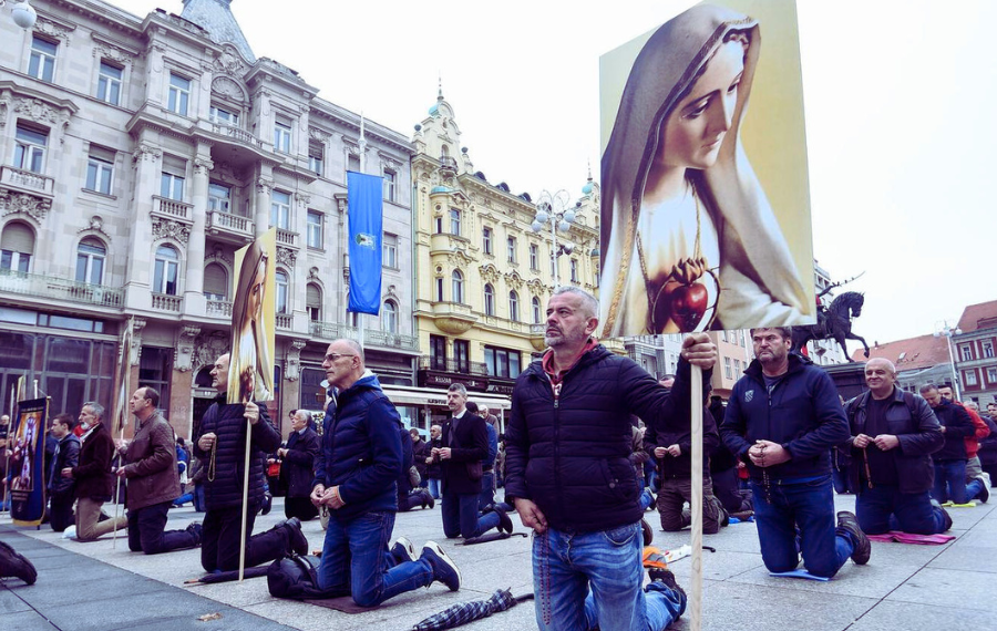 Croatia: Men Kneeling in Main Squares for Women’s Chastity