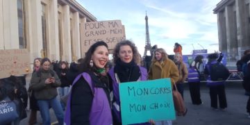 En France, un 8 mars qui va résonner dans le monde entier….