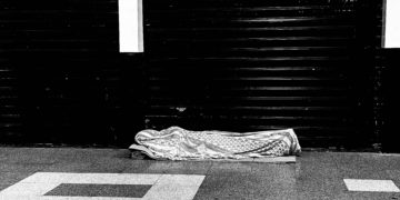 Les femmes sans abri à Alger – Un cri silencieux dans les rues de la capitale