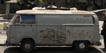 Umm Youssef: The beloved coffee vendor guarding Damascus’s Bab Tuma Square