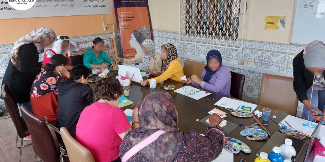 إصلاحات مدونة الأسرة المغربية: هل تُنصف الأمهات العازبات وأطفالهن؟