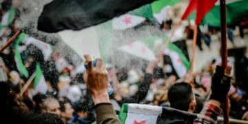 النساء في سوريا الجديدة: تهميش وإقصاء رغم الطاقات
