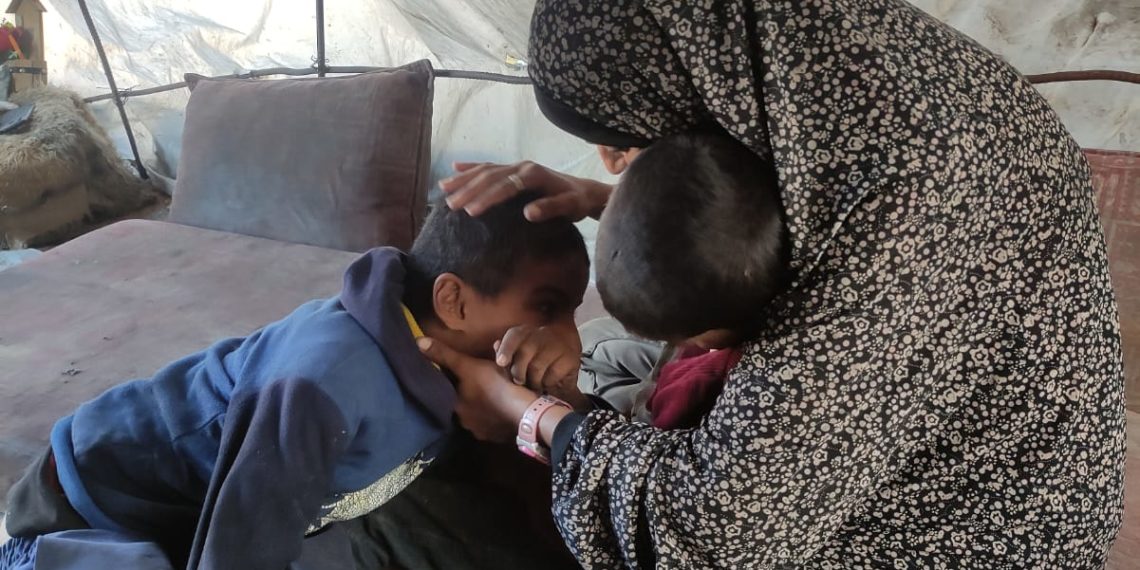 غزة: أمّ تكافح لإنقاذ طفليها من طيف التوحد والحرب
