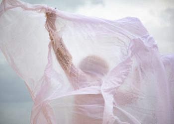 حين يصبح الحجاب ملجأ: سوريات يخفين هويتهن تحت غطاء الرأس