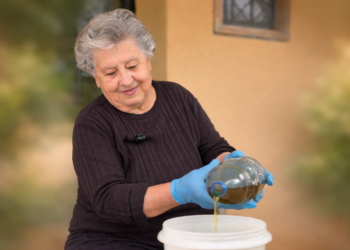 With white hair and weary hands: Elderly Lebanese women continue to work for their independence