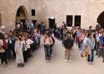 بين مدرسة مهجورة وخيمة… التعليم في غزة ينهض من الرماد
