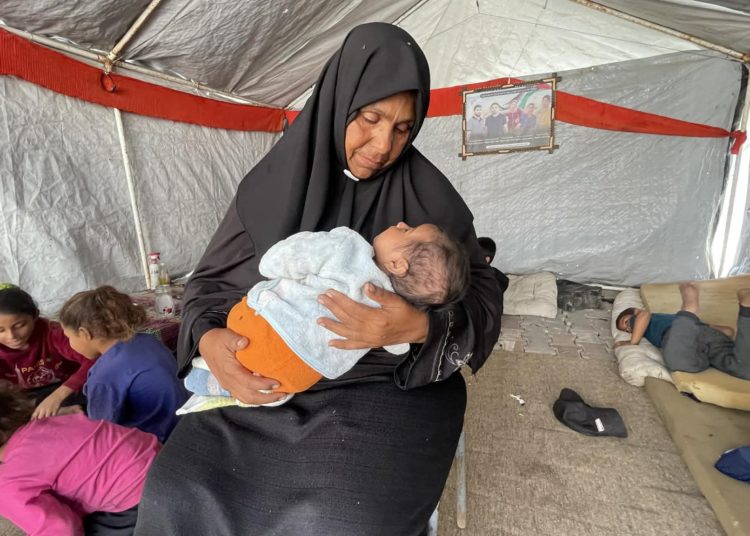 Gaza : Quand les grands-mères sont forcées de redevenir mères