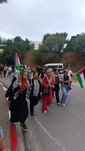 ميناء سيدي بوسعيد

على امتداد الكورنيش المجاور للميناء، تلاصق المودّعون/ت، وعائلات كاملة  أتت من مناطق بعيدة